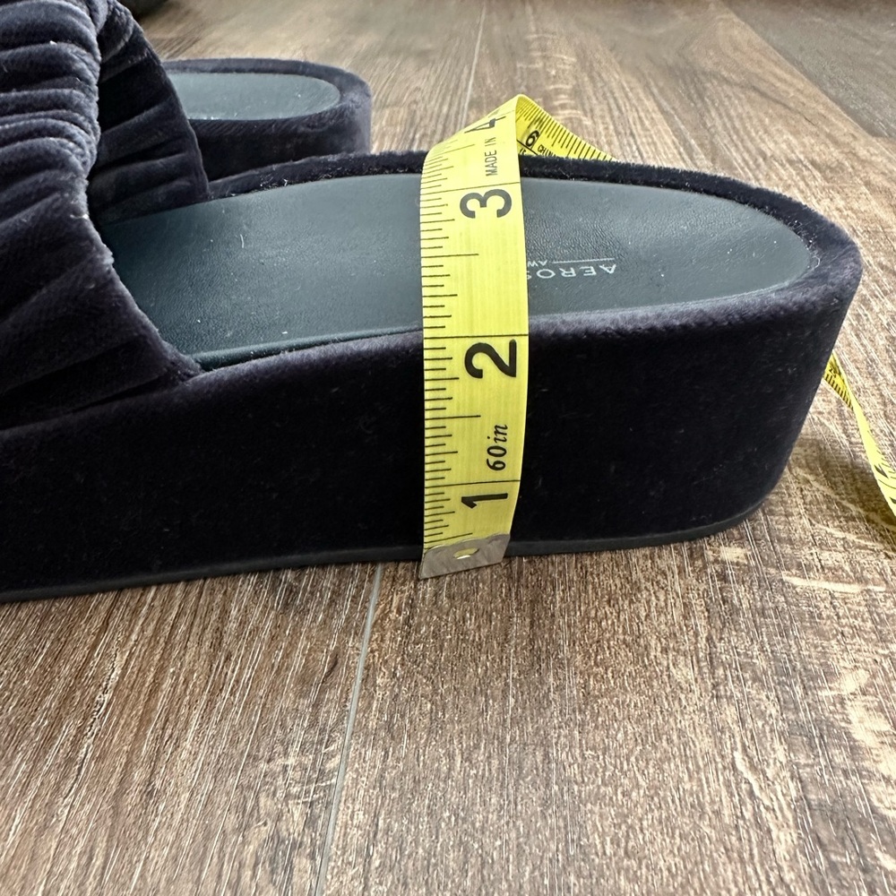 AEROSOLES navy crushed velvet slides size 8 - Picture 4 of 7